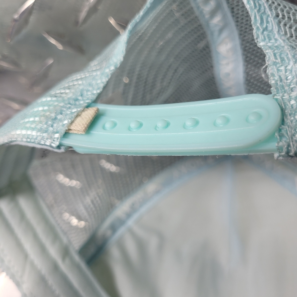 2FOR$40 Roxy mesh trucker hat - Picture 2 of 4